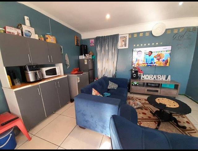 6 BEDROOM HOUSE FOR SALE IN BEACON HILL